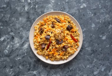 Pilavlı kuzu pilav. Asya mutfağı. Üstten Görünüm.