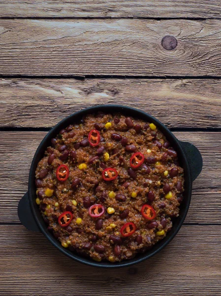 Quinoa red bean chili. Mexican spicy dish. — Stock Photo, Image