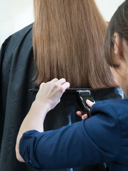 Haarschnitt Langhaarmaschine Ausrichtung Lange Haare — Stockfoto