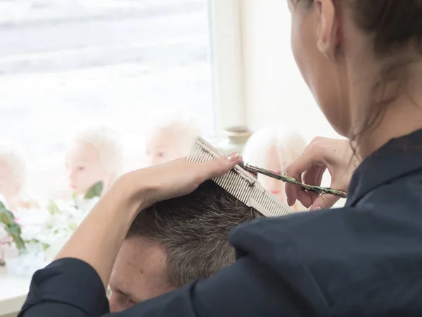 Haircut Scissors Man Cut Scissors Beauty Salon — Stock Photo, Image