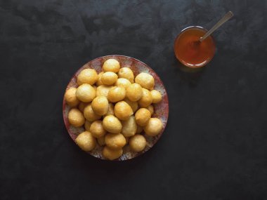 Luqaimat - Bae geleneksel tatlı köfte.