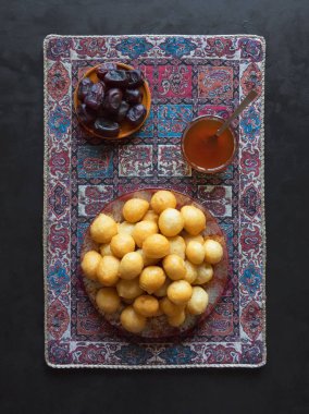 Luqaimat - Bae geleneksel tatlı köfte.