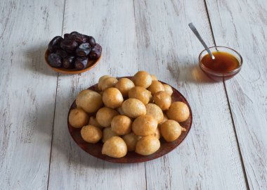 Luqaimat - Bae geleneksel tatlı köfte.