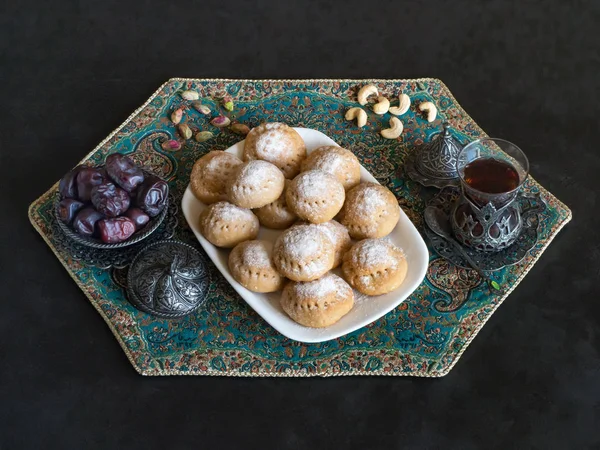 Ημερομηνίες του Ειντ και του Ραμαζάνι γλυκά-αραβική κουζίνα. — Φωτογραφία Αρχείου