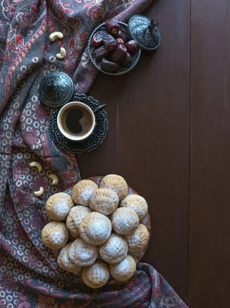 Ramadan sweets background. Cookies of El Fitr Islamic Feast. — Stock Photo, Image