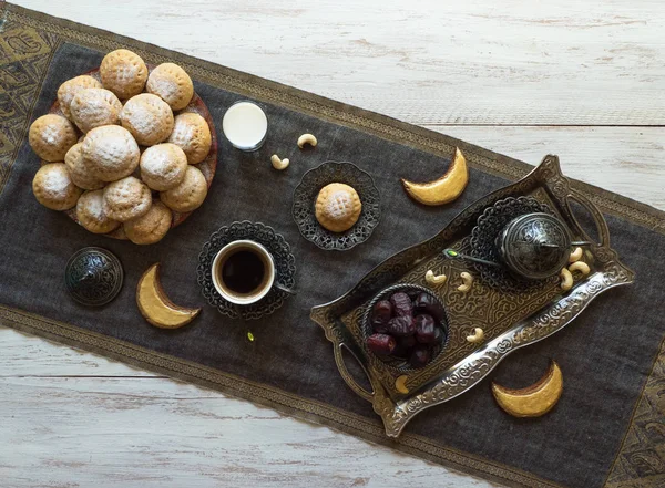 Galletas de El Fitr Fiesta Islámica. Dulces de Ramadán. Galletas egipcias "Kahk El Eid " — Foto de Stock