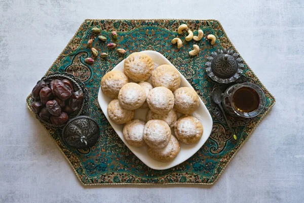 Eid und Ramadan Datteln Süßigkeiten - arabische Küche. — Stockfoto