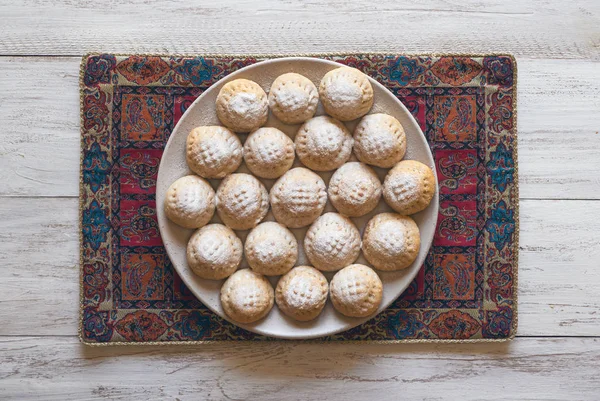 Eid muslimische süße kahk. Arabische Süßigkeiten für Ramadan — Stockfoto