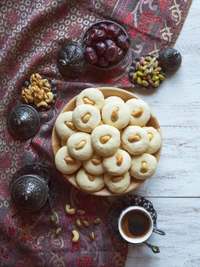 Bayram yer. Ghorayeba tatlıları. El Fitr İslam Şöleni Kurabiyeleri.