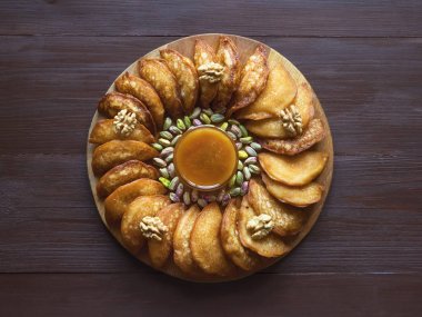 Qatayef, Ramazan için Arap tatlıları. Kızarmış Qatayef. 