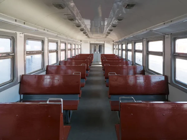 Άδειο Αυτοκίνητο Τρένου Την Προοπτική Των Καθισμάτων — Φωτογραφία Αρχείου