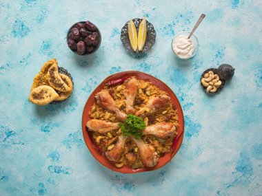 Arap geleneksel gıda kase Kabsa et ile