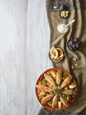 Balık Kabsa, karışık pirinç yemekleri. Orta Doğu yemekleri