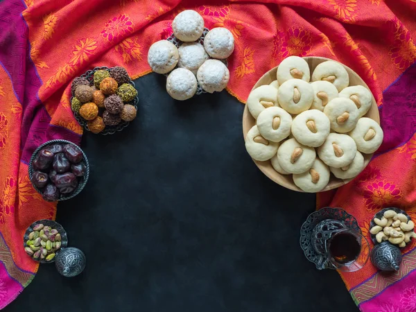 Galletas de El Fitr Fiesta Islámica. Dulces de Ghorayeba. El Eid come — Foto de Stock