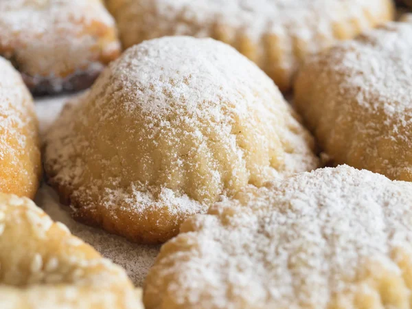 Ramadan sweets close-up. Egyptian cookies "Kahk El Eid" - cookies of El Fitr Islamic Feast — Stock Photo, Image