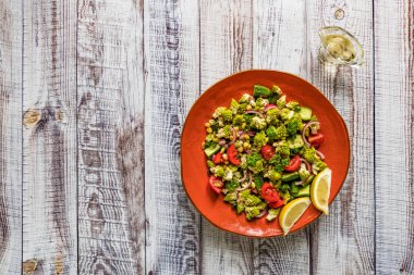 Lahanalı sebze salatası.. 