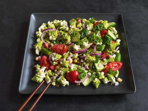 Vegetable salad with cabbage romanesco. — Stock Photo, Image