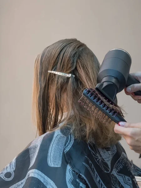 Retrato de mujeres de mediana edad con corte de pelo elegante —  Fotos de Stock