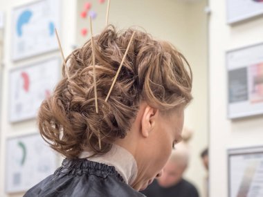 Gelinin görüntüsünü oluştur Sarışın