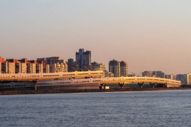 Saint Petersburg 'daki Neva nehrinin batı yüksek hız çapı