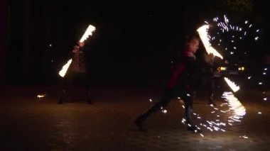 Krasnodar, Rusya - 2 Haziran 2018: iplik ateş gösterisi