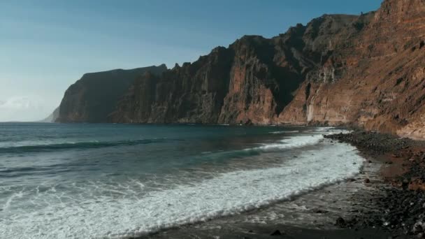 Widok z góry na Los Gigantes, Teneryfa, Wyspy Kanaryjskie, Hiszpania — Wideo stockowe