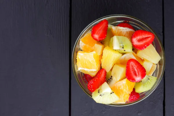 Fruit Salad Pineapple Kiwi Orange Strawberry Multicolored Sliced Fruit Transparent — Stock Photo, Image