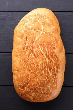 Karanlık panoları, yukarıdan, taze pasta beyaz ekmek kepekli ekmek bir odun yanan üzerinden sanat retro tarzı, etiket, Fransız mutfağı, kopya alanı, boş soba