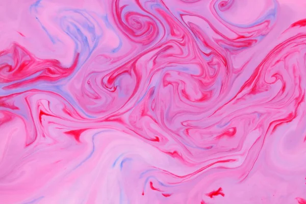 Rosa Blauer Abstrakter Hintergrund Rosa Flecken Auf Der Flüssigkeit Mehrfarbiges — Stockfoto