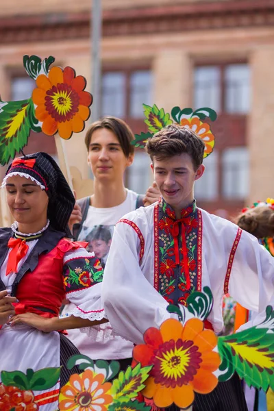 Niños Disfrazados Carnaval Procesión Festiva Trajes Coloridos Ropa Diferente Festival — Foto de Stock