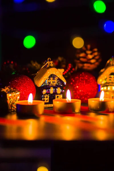 Wesołych Świąt Cristmas Zabawka Domy Świec Ozdoby Świąteczne Tle Rozmazany — Zdjęcie stockowe