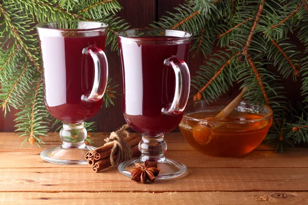 Vin Chaud Des Branches Arbre Noël Sur Des Planches Bois — Photo