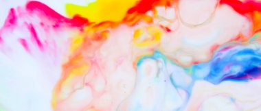 Sıvı boyalardan çok renkli arka plan. Farklı renklerde akışkan sanat. Ekran koruyucu. Sıvı üzerinde parlak desen. Pop art tarzı renkli boya lekeleri