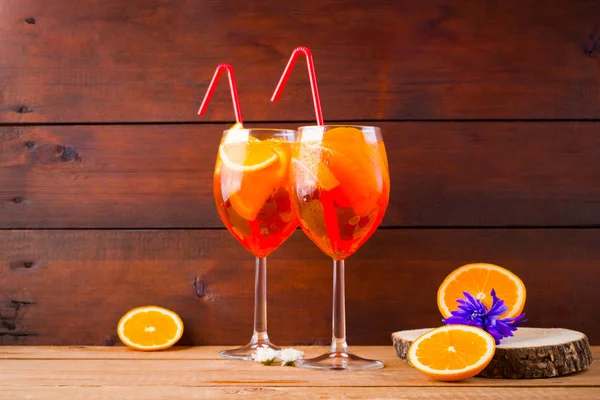 Cocktail Spritz Aperol Sur Des Planches Bois Cocktail Alcoolisé Été — Photo