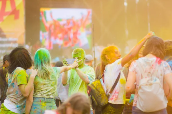 Dnipro Ucraina Giugno 2019 Festival Dei Colori Persone Ricoperte Polvere — Foto Stock