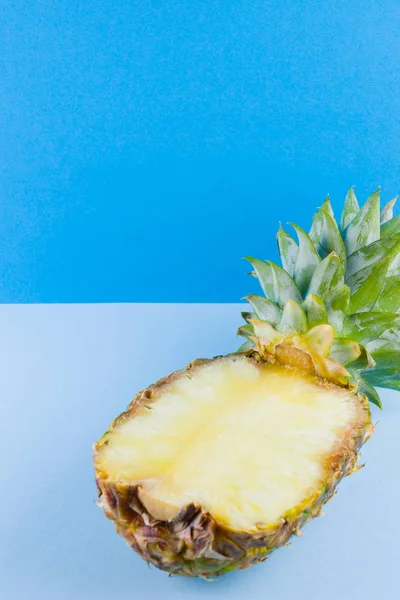 Pineapple Blue Background Half Pineapple Pastel Background Tropical Fruit Pop — Stock Photo, Image