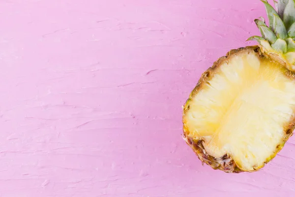 Pineapple Pink Background Half Pineapple Pastel Background Tropical Fruit Pop — Stock Photo, Image