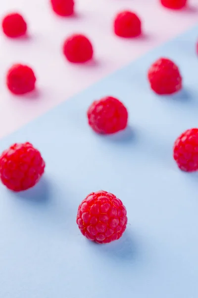 Pattern Raspberries Pink Blue Background Colorful Diet Healthy Food Concept — Stock Photo, Image