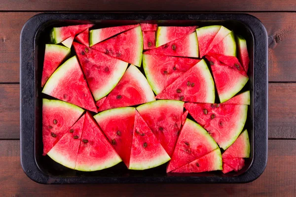 Wassermelonenscheiben Auf Holzbrettern Wassermelone Scheiben Geschnitten Vintage Backblech Rote Wassermelone — Stockfoto