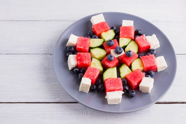 Salada Melancia Com Queijo Feta Salada Saudável Com Mirtilos Pepinos — Fotografia de Stock