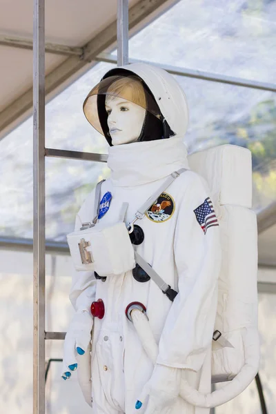 Dnipro 乌克兰 2019年9月7日 最佳2019年 宇航员宇航服 身着宇航员服装的人体模特 宇航员在衣服 — 图库照片