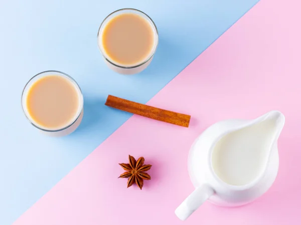 Masala Tee Und Gewürze Auf Rosa Blauem Hintergrund Masala Chai — Stockfoto