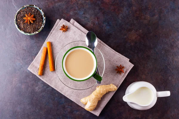Τσάι Μασάλα Τσάι Παραδοσιακό Ινδικό Ποτό Τσάι Μασάλα Κανέλα Γλυκάνισο — Φωτογραφία Αρχείου