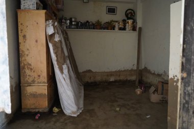 Hilly ve Pakistan 'ın dağlık bölgelerinde bulut patlaması yaşandı. Bu çok yıkıcı bir durum ve geçim kaynaklarına, yollara, evlere, ekinlere, hayvanlara ve insanların ölümüne neden oluyor. 