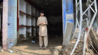 Hilly ve Pakistan 'ın dağlık bölgelerinde bulut patlaması yaşandı. Bu çok yıkıcı bir durum ve geçim kaynaklarına, yollara, evlere, ekinlere, hayvanlara ve insanların ölümüne neden oluyor. 