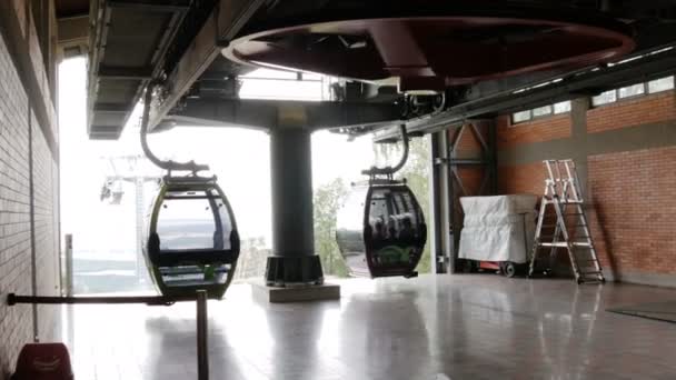 Harz-Alemanha - 11 de julho: teleféricos, funiculares em montanhas - 11 de julho de 2019 — Vídeo de Stock