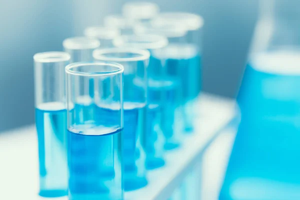 Chemické Vědy Skleněné Trubice Modrá Barva Výzkumné Laboratoři Pro Sci — Stock fotografie