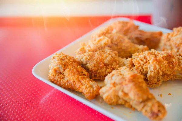 Ζεστό Κεντάκι Στυλ Τηγανητό Κοτόπουλο Yummy Νόστιμα Ευτυχές Γεύμα Του — Φωτογραφία Αρχείου