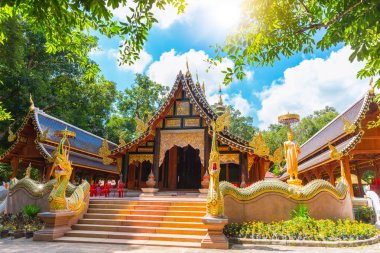 Wat rampoeng güzel Tay tapınak sanat ve kültür landmark Chiang mai Tayland, seyahat