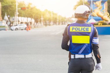 Polis memuru trafik denetimi güvenlik görev Tayland.